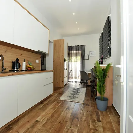 Amantis Apartment